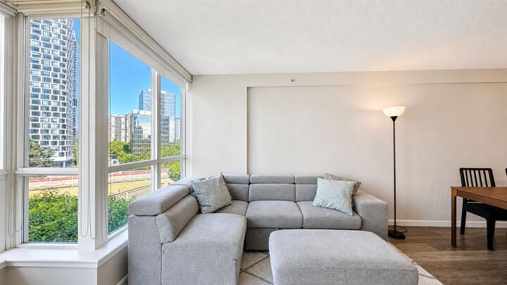 Property Photo: 6028 Willingdon Avenue 612 BC V5H 4V1