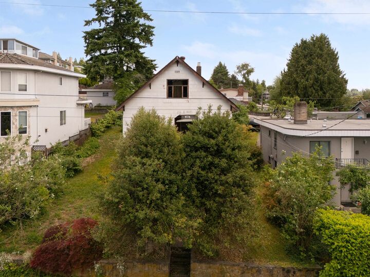 Property Photo: 380 Delta Avenue BC V5B 3C5
