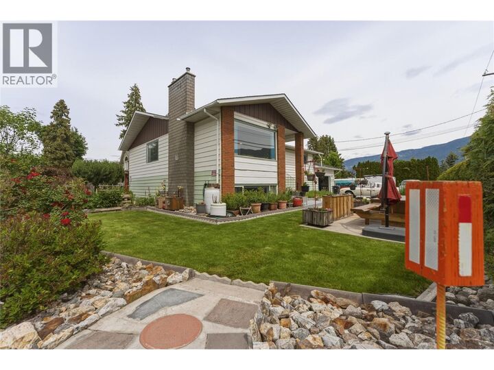 2810 Okanagan Street — photo 1