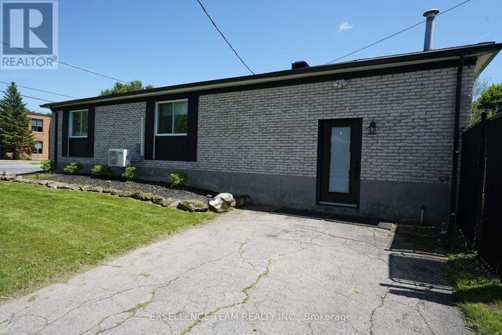 Property Photo:  616 Surgenor Street West  ON K6J 2H4 