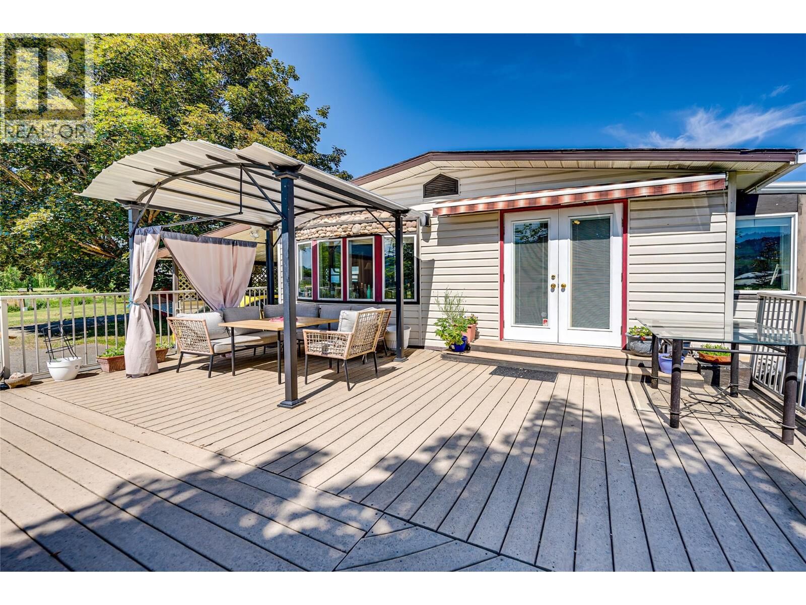 Property Photo: 2727 Lakeshore Road 106 BC V1H 1X5
