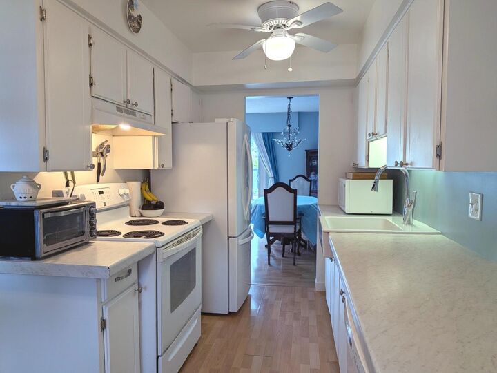 Property Photo: 32880 Bevan Way 114 BC V2S 6R3