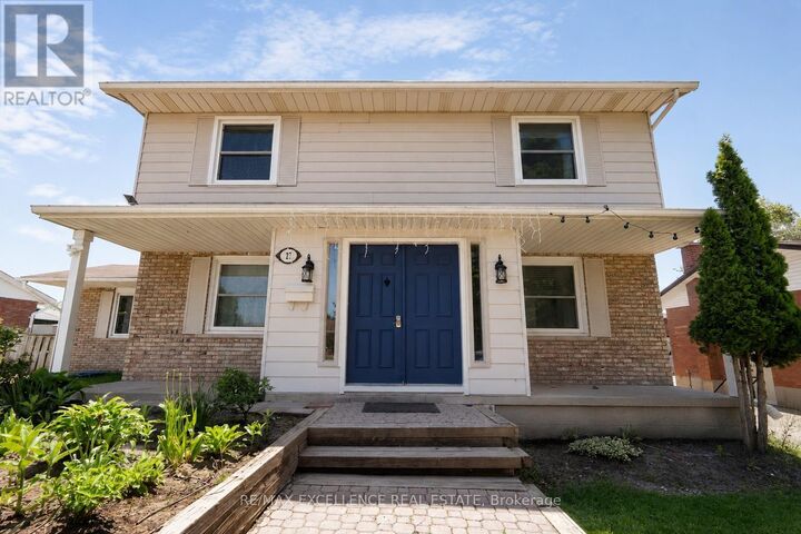 Property Photo:  27 Wadsworth Drive  ON N5C 3L3 