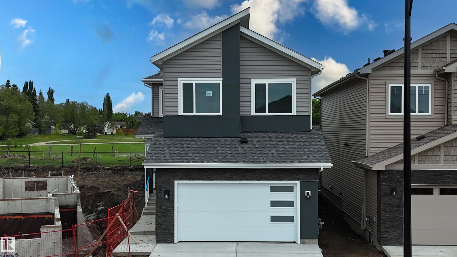 Property Photo:  28 Meadowgrove Landing  AB T7X 0W2 