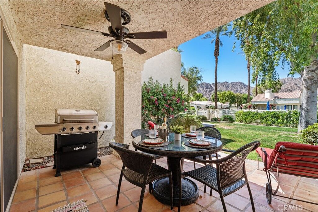 Property Photo:  77129 Calle Mazatlan  CA 92253 