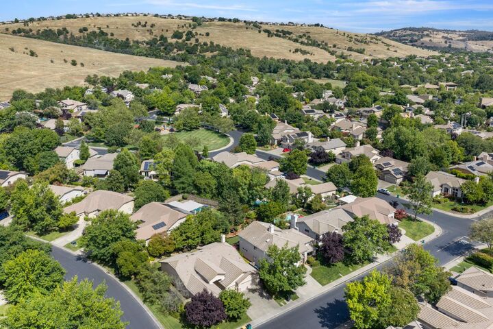 Property Photo:  3301 Stonehurst Drive  CA 95762 