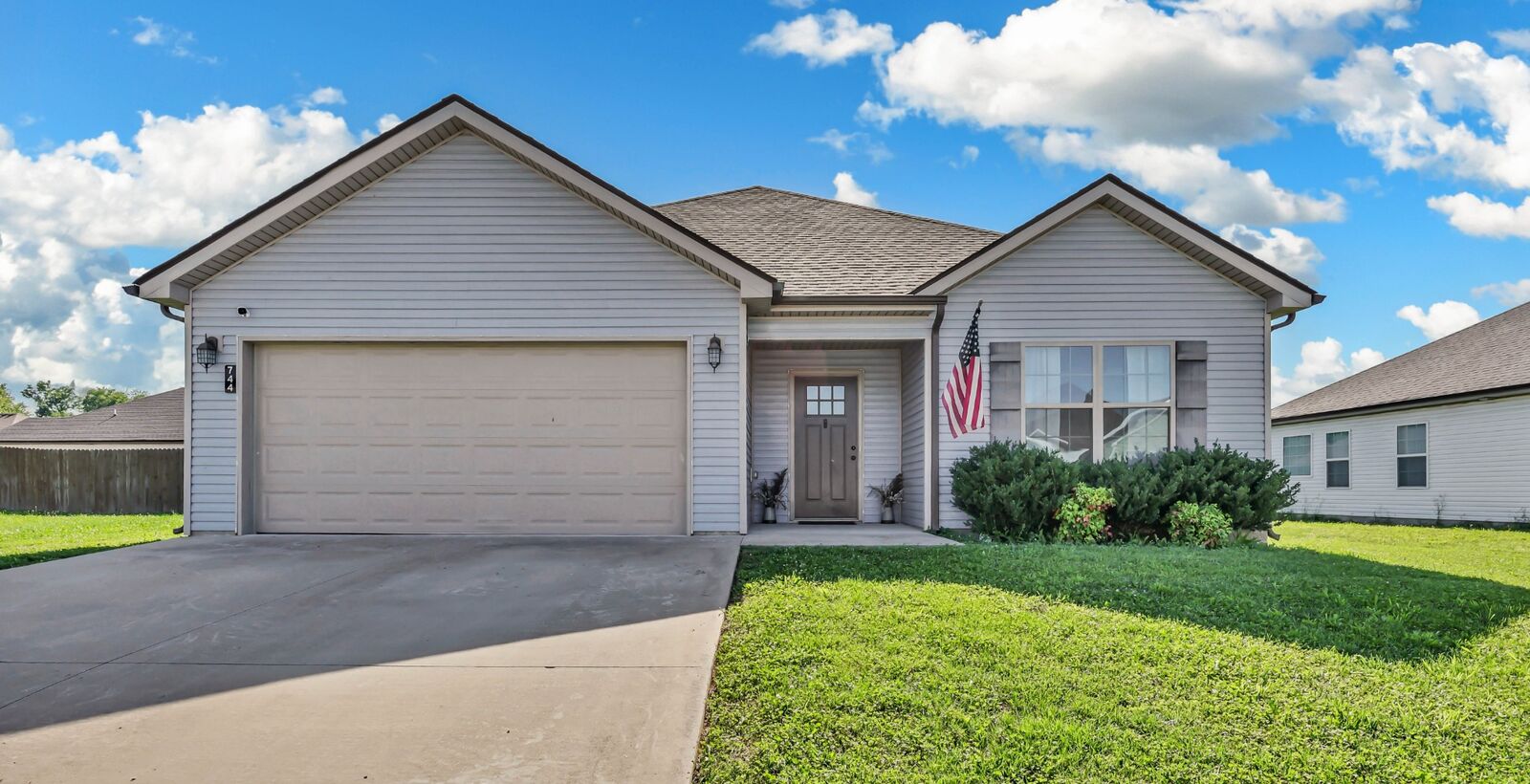 Property Photo:  744 Tidwell Dr  TN 37042 