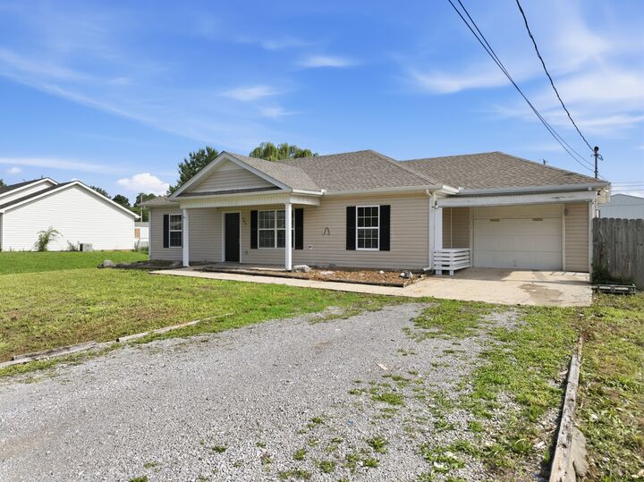 Property Photo:  204 Cottonwood Dr  TN 37160 