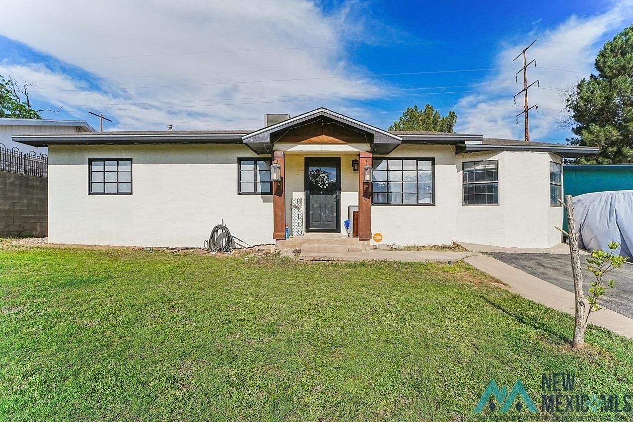 Property Photo:  320 Nelson Street  NM 88220 