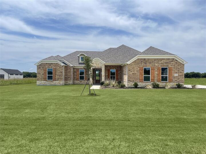 Property Photo: 221 Olson Road TX 75167