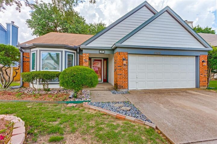 Property Photo:  2505 Dahlia Drive  TX 76123 