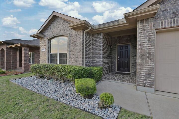 Property Photo:  7041 Seton Hall Drive  TX 76120 