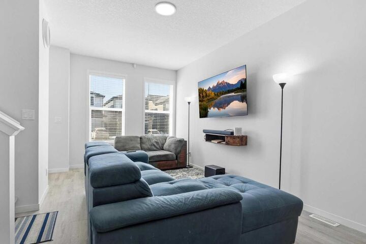 Property Photo:  200 Corner Meadows Way NE  AB T3N 1Y4 