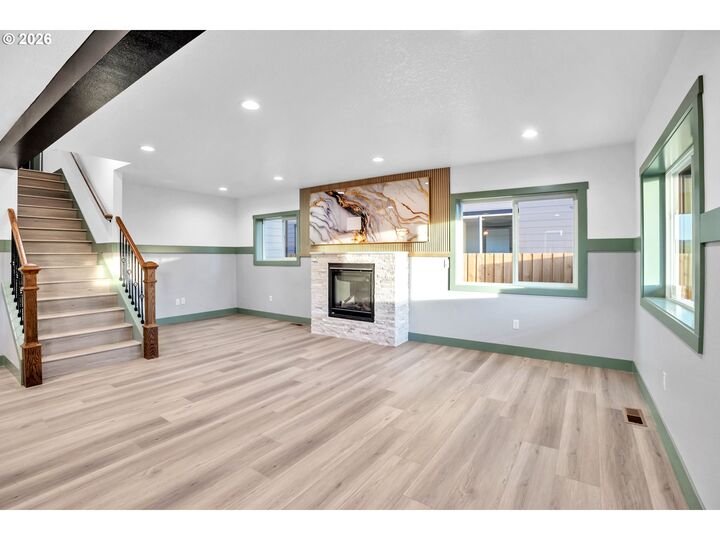 Property Photo:  706 S 8th Ave  OR 97113 