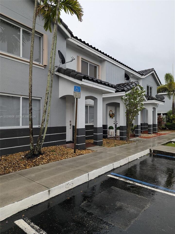 Property Photo: 7981 SW 152nd Ave 1703 FL 33193