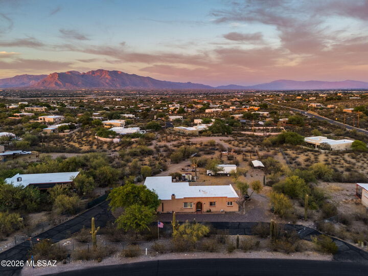 Property Photo:  4822 N Camino De La Codorniz  AZ 85745 