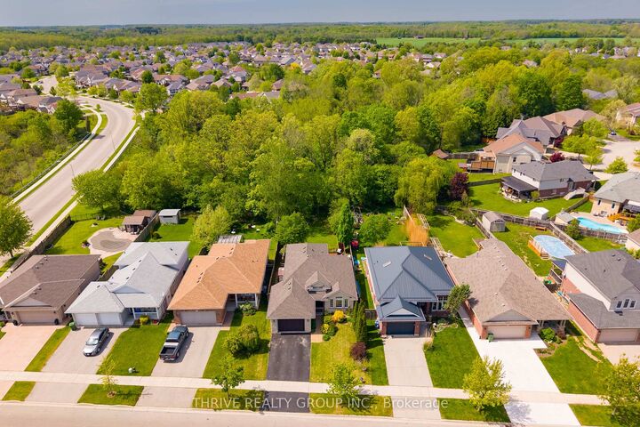 Property Photo: 73 Greenway Boulevard ON N5P 4P8