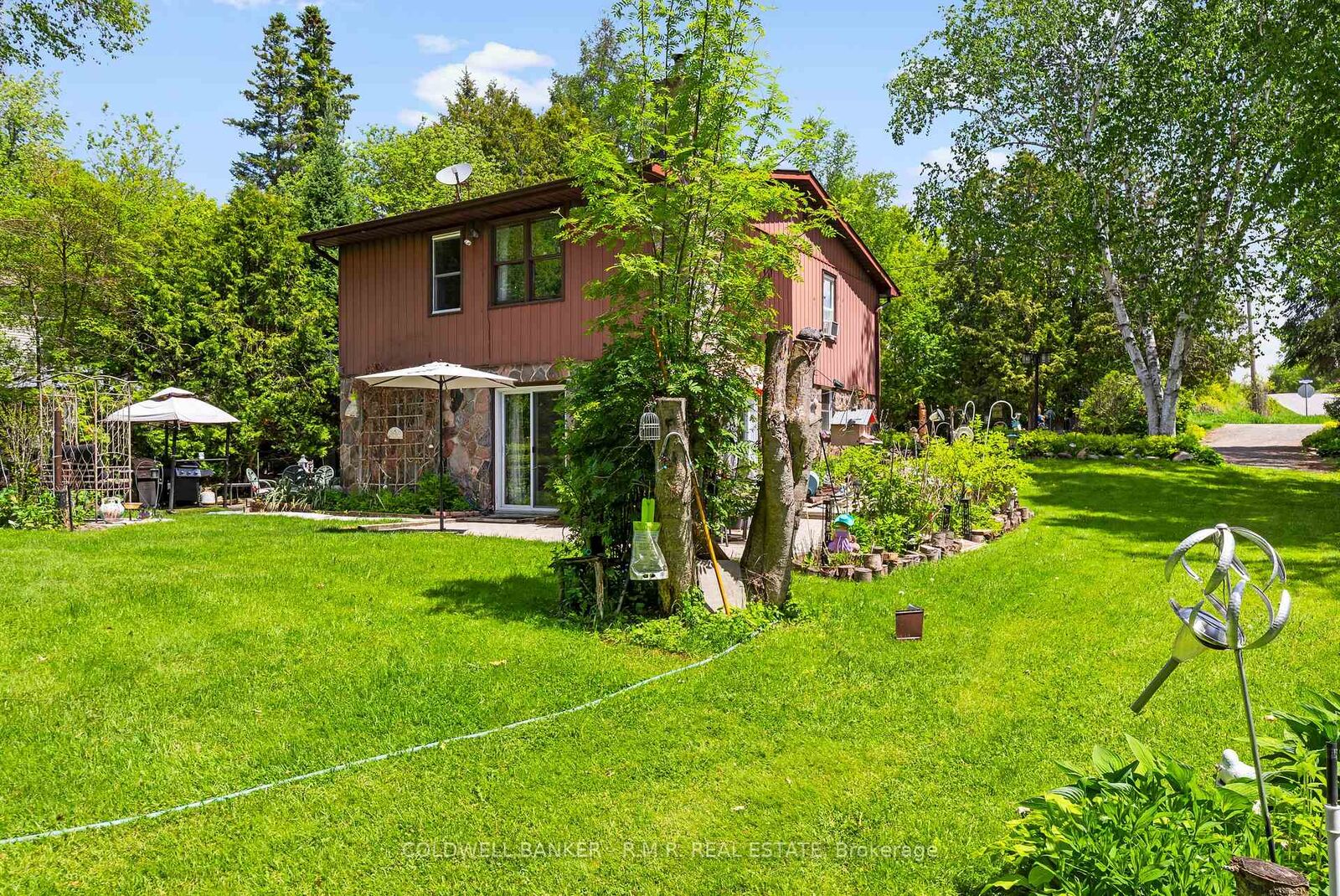 Property Photo: 204 Acton Road ON L0C 1H0