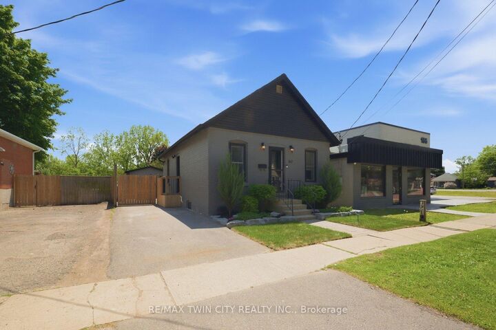 Property Photo: 162 Grand River Avenue ON N3T 4X6