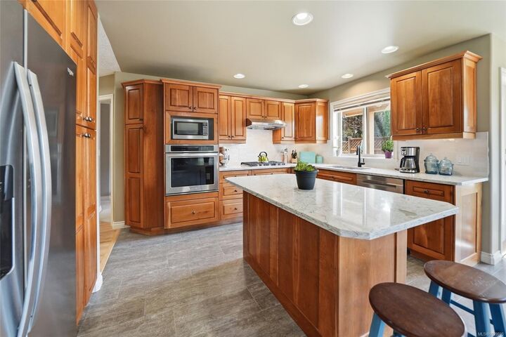 Property Photo:  1096 Aery View Way  BC V9P 2N9 