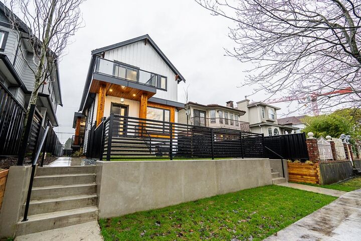 2753 Nanaimo Street 2 — photo 1