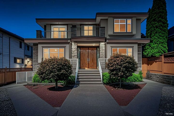 Property Photo: 648 E 3rd Street BC V7L 1G7