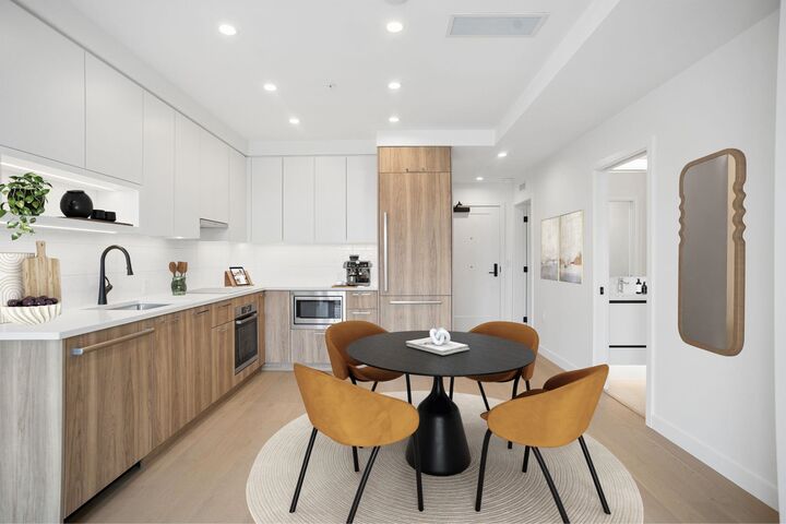 8398 Oak Street 208 — photo 1