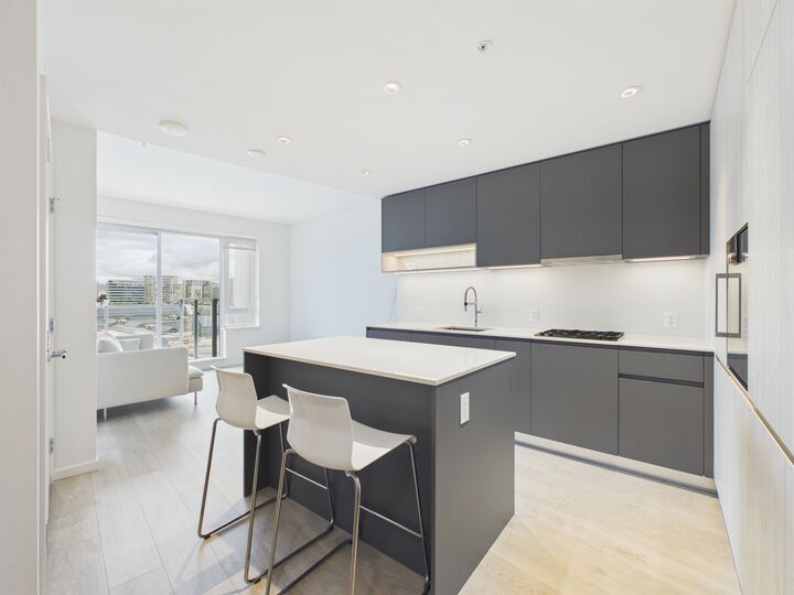 Property Photo: 6808 Minoru Boulevard 637 BC V6Y 0M7