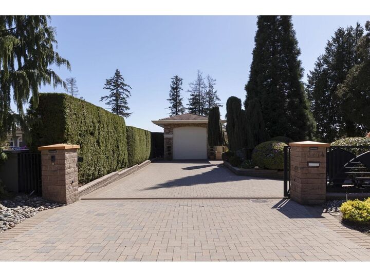 Property Photo:  13464 13A Avenue  BC V4A 1C4 