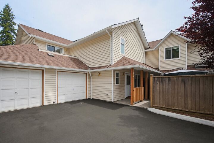 Property Photo:  20699 120B Avenue 17  BC V2X 0A5 