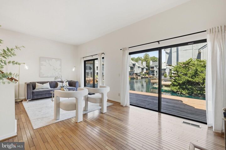 Property Photo: 11124 Glade Drive VA 20191
