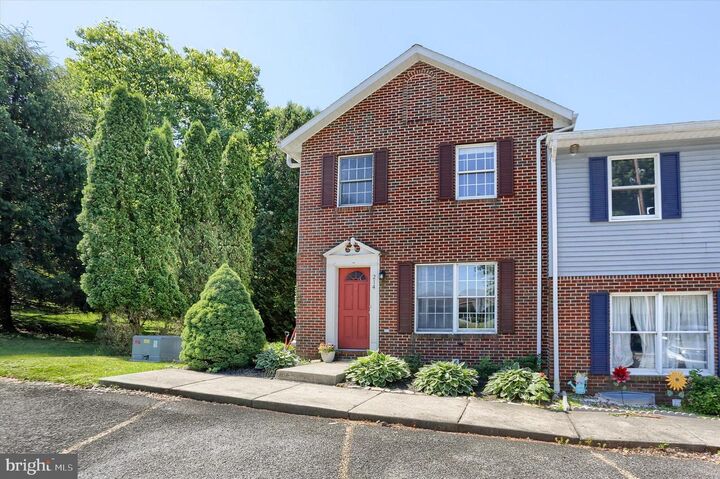 Property Photo:  214 Schoolhouse Lane  PA 17061 