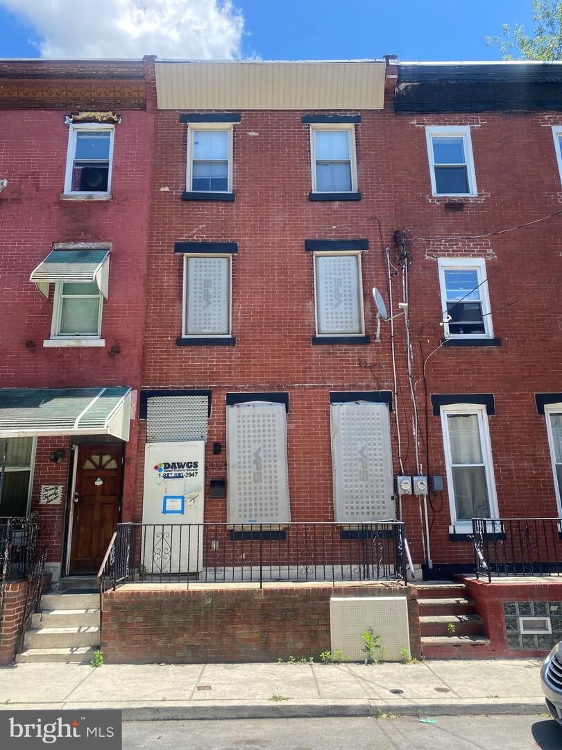 Property Photo:  2025 N Woodstock Street  PA 19121 