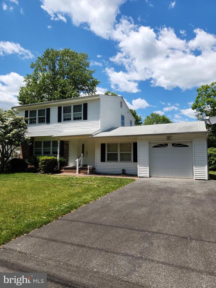 Property Photo:  281 Center Street  NJ 08087 