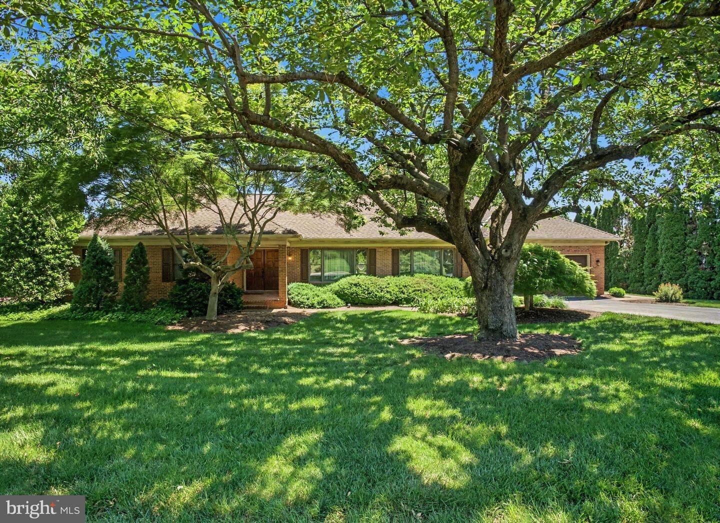 Property Photo:  218 Overland Lane  PA 17601 