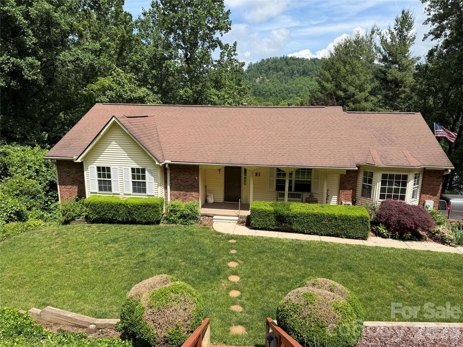 Property Photo:  31 Surrey Run  NC 28803 