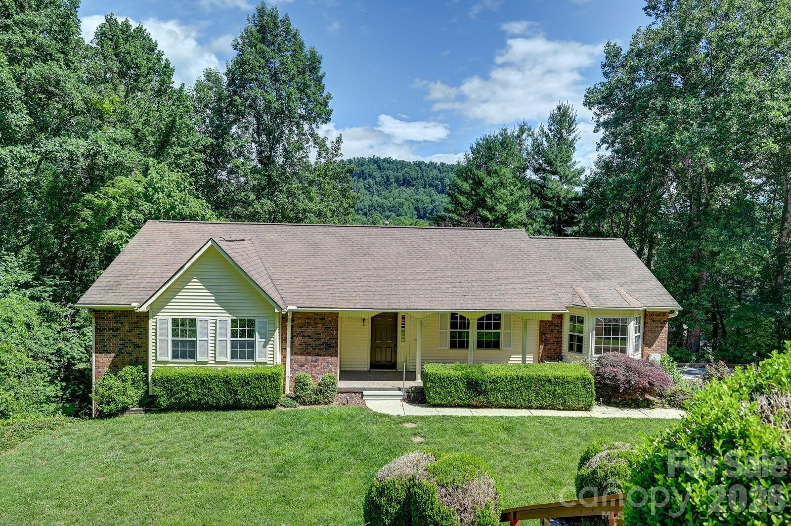 Property Photo:  31 Surrey Run  NC 28803 