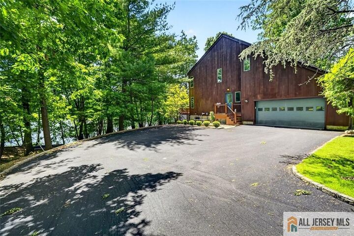 Property Photo:  5 Pershing Court  NJ 08902 