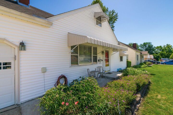 Property Photo:  103 E Hocking Street  OH 43110 