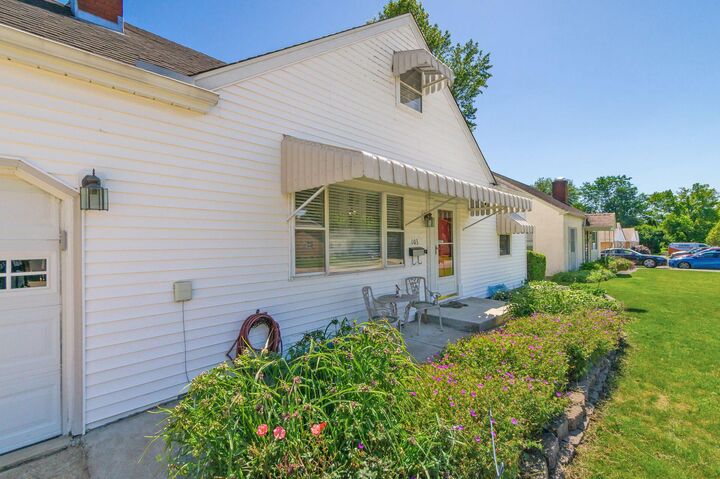 Property Photo:  103 E Hocking Street  OH 43110 