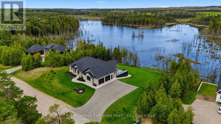 150 Louise Creek Crescent — photo 1