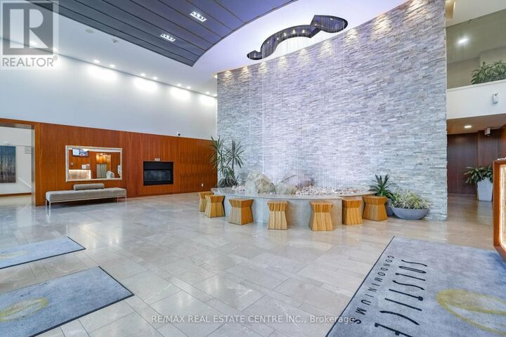 Property Photo:  225 Webb Drive 907  ON L5B 3Y5 