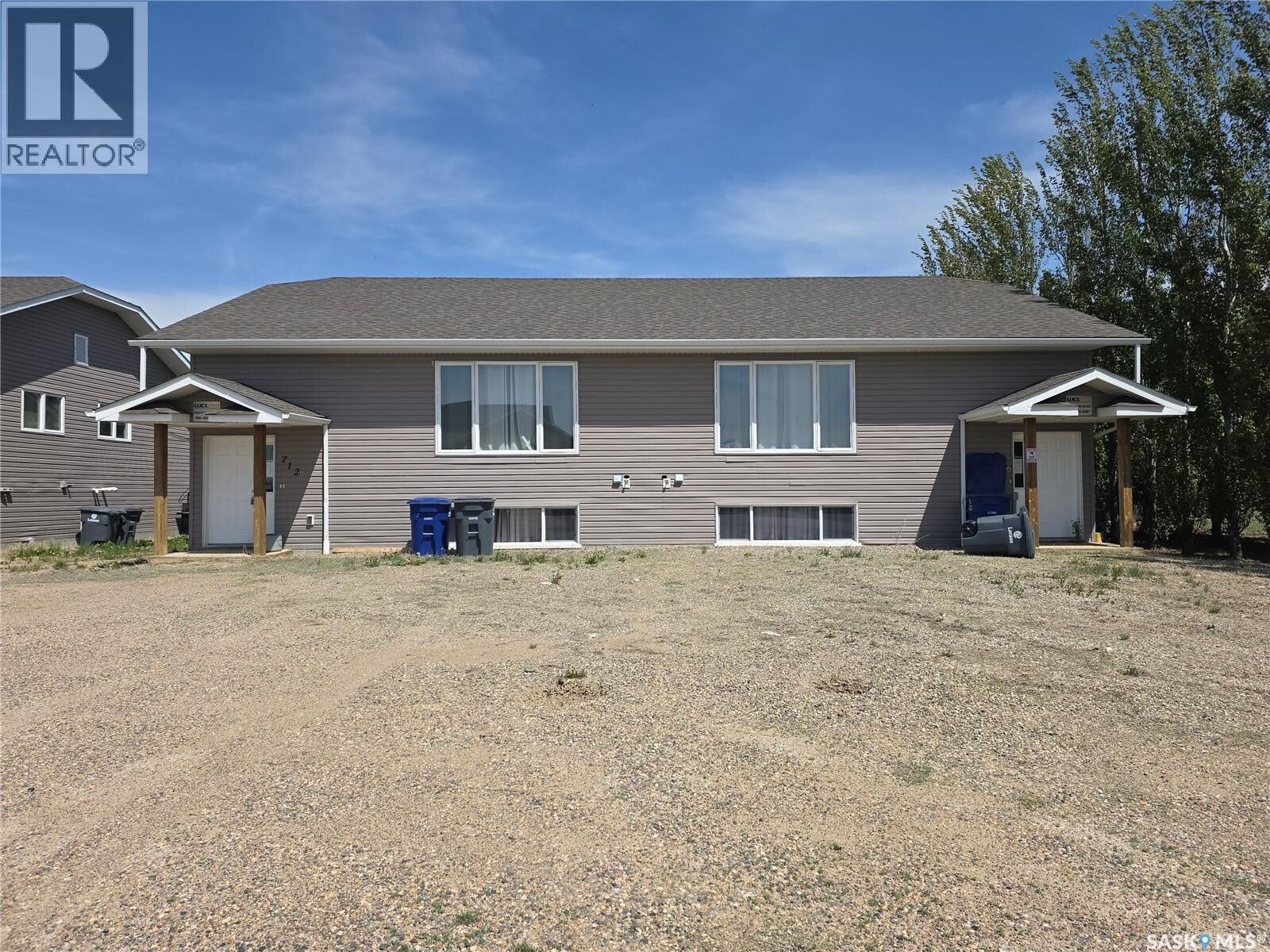 Property Photo:  713 Columbia Avenue  SK S0L 1R0 