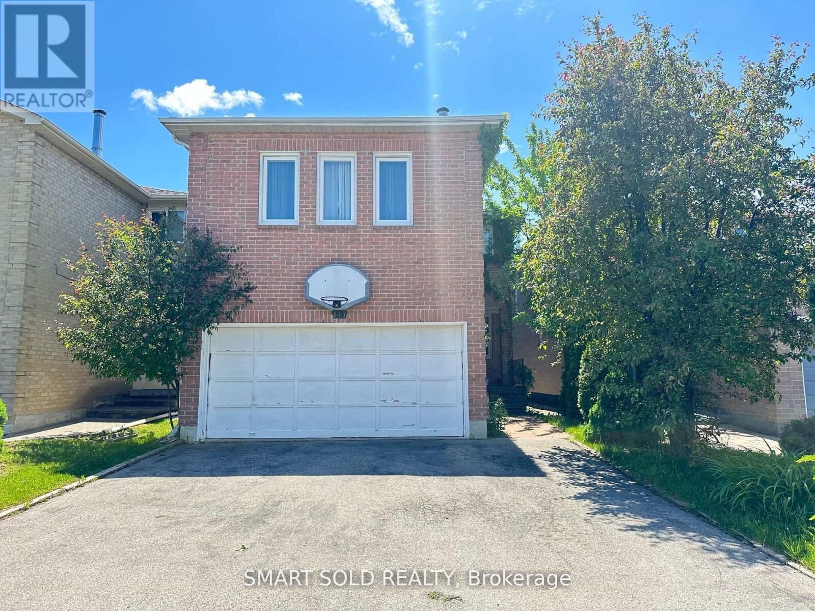 Property Photo:  117 Westhampton Drive  ON L4J 7J8 