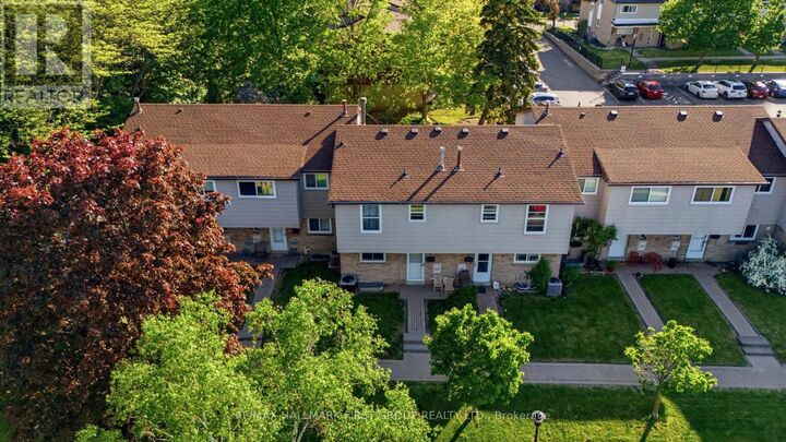 Property Photo:  925 Bayly Street 102  ON L1W 1L4 