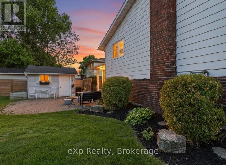 Property Photo:  543 Thede Drive  ON N0H 2C4 