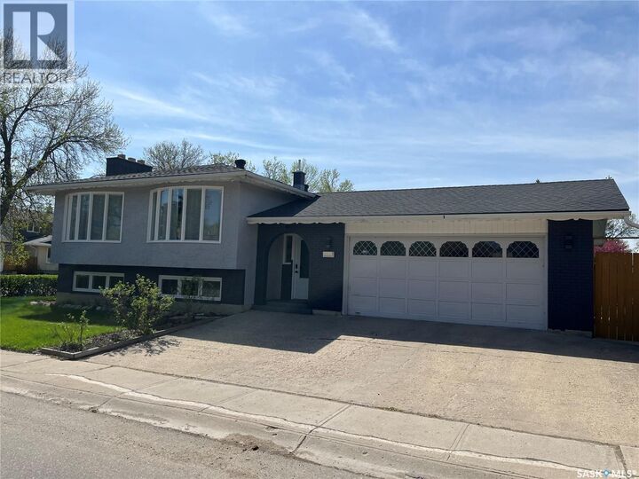 Property Photo:  11 Plainsview Drive  SK S4S 6J2 