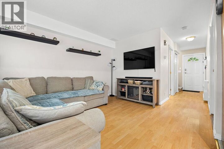 Property Photo:  4008 24 Avenue Unit E  BC V1T 1M2 