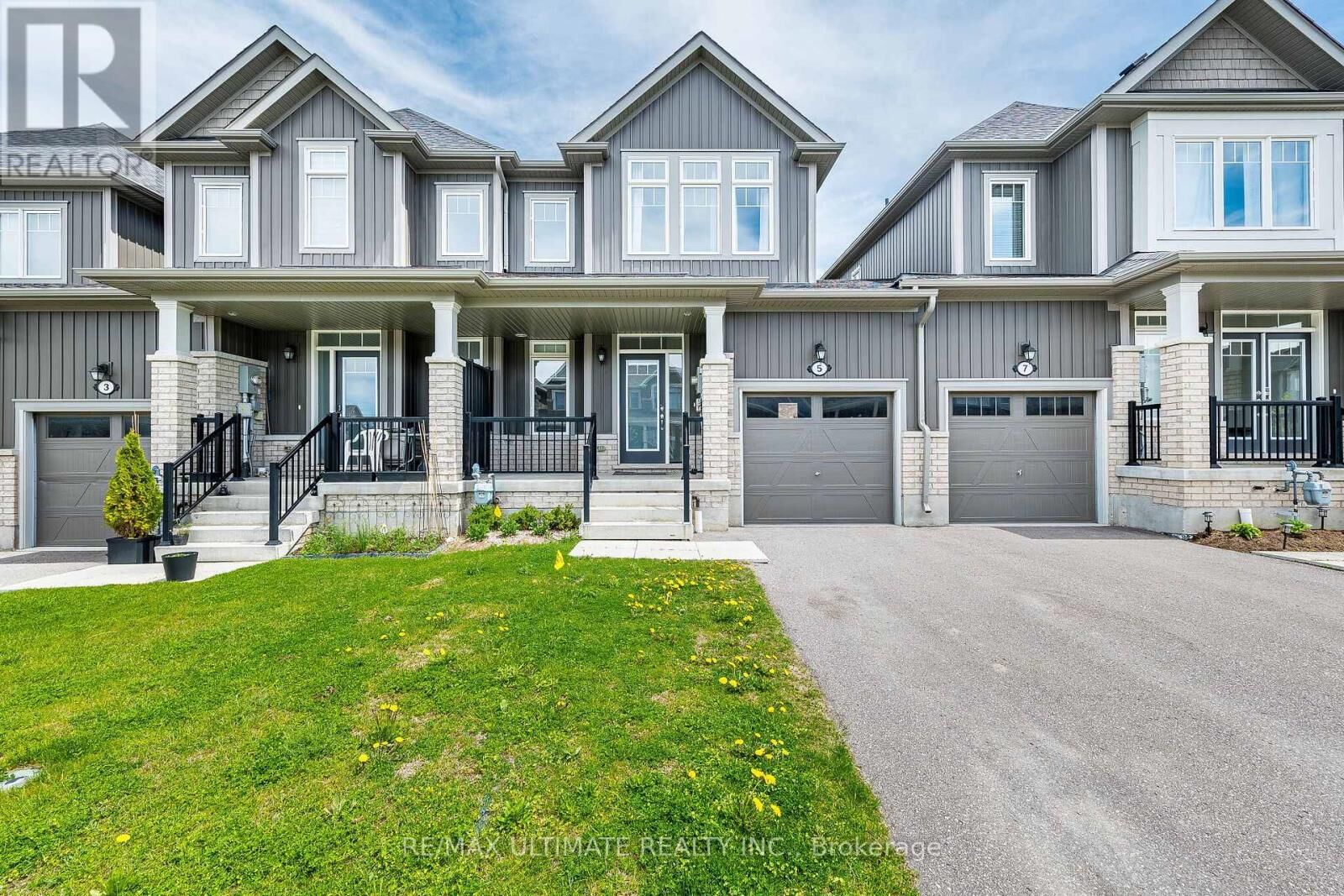 Property Photo:  5 Albany Street  ON L9Y 3V3 