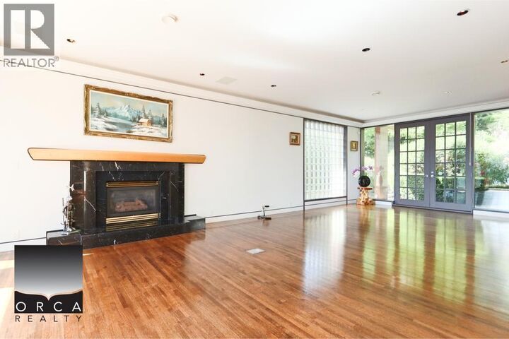 Property Photo:  687 Beachview Drive  BC V7G 1P8 